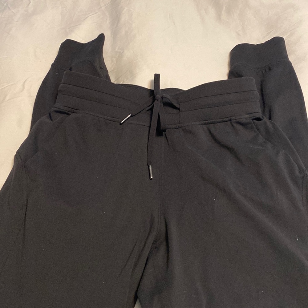 Lululemon Joggers - Black